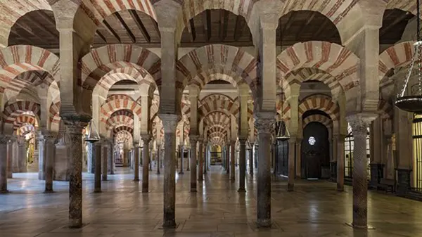 Mezquita arches detail