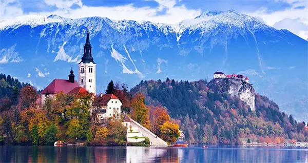 Bled lakeside path
